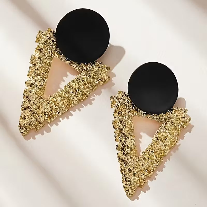 Pointed Poise Dangle Earrings